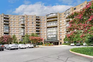 8350 Greensboro Dr, McLean, VA 22102 - Photo 5