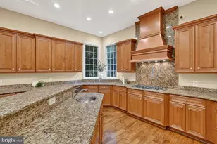 7834 Montvale Way, McLean, VA 22102 - Photo 13