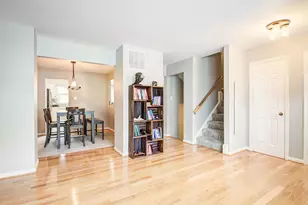 7112 Lake Cove Dr, Alexandria, VA 22315 - Photo 9
