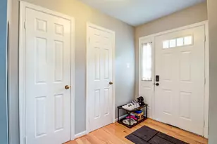 7112 Lake Cove Dr, Alexandria, VA 22315 - Photo 3