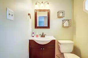 7112 Lake Cove Dr, Alexandria, VA 22315 - Photo 5