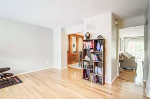 7112 Lake Cove Dr, Alexandria, VA 22315 - Photo 7