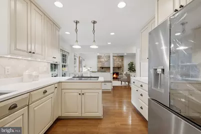 10005 Scenic View Ter, Vienna, VA 22182 - Photo 29