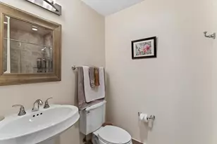 8220 Crestwood Heights Dr, McLean, VA 22102 - Photo 25