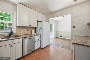 6702 Harwood Pl, Springfield, VA 22152 - Photo 5
