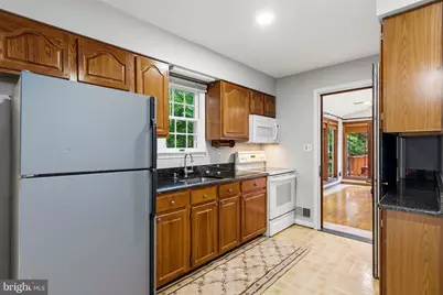 9201 Beachway Lane, Springfield, VA 22153 - Photo 5