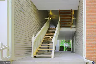 3801 Ridge Knoll Ct, Fairfax, VA 22033 - Photo 5