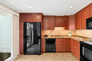 3022 Ellenwood Dr, Fairfax, VA 22031 - Photo 11