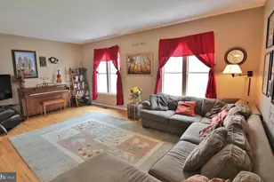 5459 Tillary Ct, Burke, VA 22015 - Photo 5