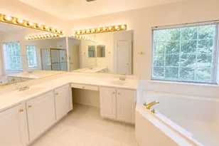 8646 Royal Worcester Ln, Fairfax, VA 22031 - Photo 19