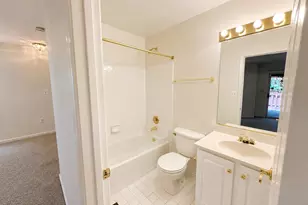 8646 Royal Worcester Ln, Fairfax, VA 22031 - Photo 31