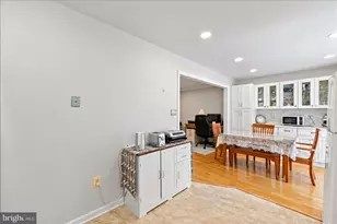 9348 Peter Roy Ct, Burke, VA 22015 - Photo 7