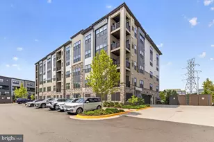 12880 Mosaic Pk Wy, Herndon, VA 20171 - Photo 1