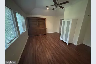 10025 Chestnut Wood Lane, Burke, VA 22015 - Photo 5