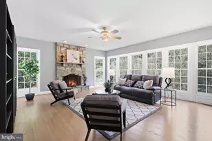 2785 Marshall Lake Dr, Oakton, VA 22124 - Photo 23