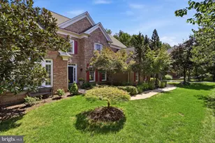 2785 Marshall Lake Dr, Oakton, VA 22124 - Photo 5