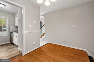 8400 Penshurst Dr, Springfield, VA 22152 - Photo 9