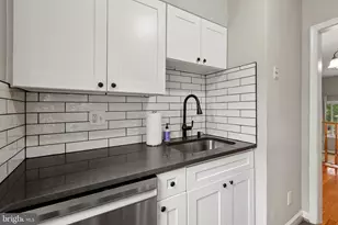8400 Penshurst Dr, Springfield, VA 22152 - Photo 13