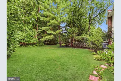 7211 Vistas Lane, McLean, VA 22101 - Photo 3