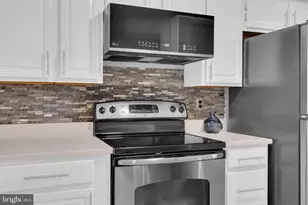 8544 Blue Rock Ln, Lorton, VA 22079 - Photo 13