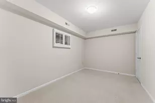 7337 Hooking Rd, McLean, VA 22101 - Photo 13
