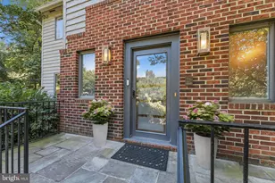 7337 Hooking Rd, McLean, VA 22101 - Photo 3