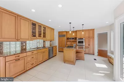 7337 Hooking Road, McLean, VA 22101 - Photo 19