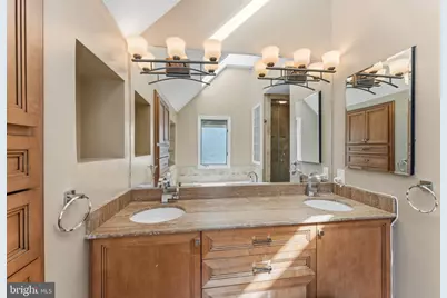 7337 Hooking Road, McLean, VA 22101 - Photo 33