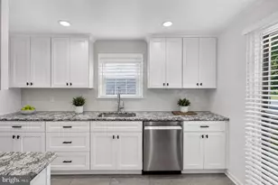 14439 Salisbury Plain Ct, Centreville, VA 20120 - Photo 5