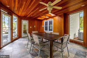 920 Holly Run Ct, Great Falls, VA 22066 - Photo 15