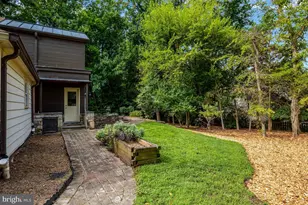920 Holly Run Ct, Great Falls, VA 22066 - Photo 5