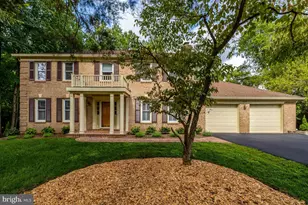 920 Holly Run Ct, Great Falls, VA 22066 - Photo 3