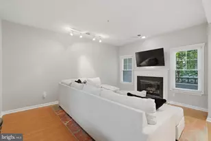 12016 Taliesin Pl, Reston, VA 20190 - Photo 5