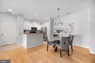 4137 Fountainside Ln, Fairfax, VA 22030 - Photo 7