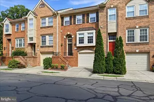 8015 Merry Oaks Ct, Vienna, VA 22182 - Photo 3