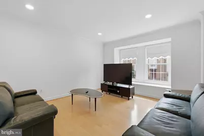 8015 Merry Oaks Court, Vienna, VA 22182 - Photo 5