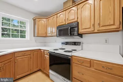 8015 Merry Oaks Court, Vienna, VA 22182 - Photo 15