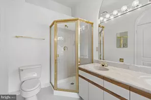 8015 Merry Oaks Ct, Vienna, VA 22182 - Photo 33