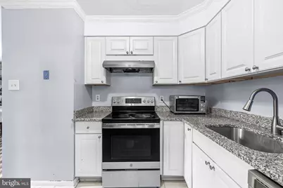 9604 Inverary Court, Lorton, VA 22079 - Photo 7