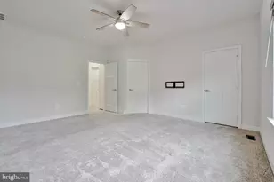 7849 Francis Dickens Ln, Annandale, VA 22003 - Photo 9