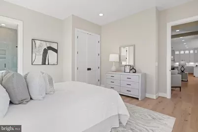 318 Center Street N, Vienna, VA 22180 - Photo 33