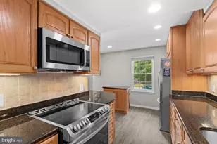 8942 Astongale Ct, Springfield, VA 22152 - Photo 15