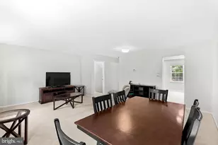 8942 Astongale Ct, Springfield, VA 22152 - Photo 9