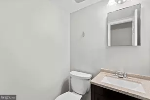8942 Astongale Ct, Springfield, VA 22152 - Photo 17