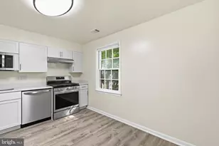7810 Lake Pleasant Dr, Springfield, VA 22153 - Photo 15