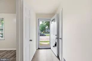 7810 Lake Pleasant Dr, Springfield, VA 22153 - Photo 5