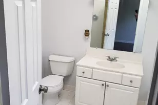 6839 Signature Cir, Alexandria, VA 22310 - Photo 11