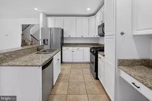 4749 Thornbury Dr, Fairfax, VA 22030 - Photo 25
