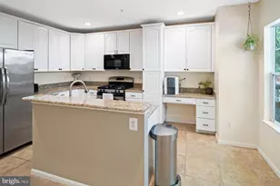 4749 Thornbury Dr, Fairfax, VA 22030 - Photo 3