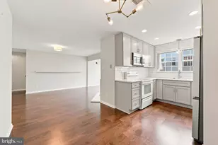 12114 Green Leaf Ct, Fairfax, VA 22033 - Photo 9